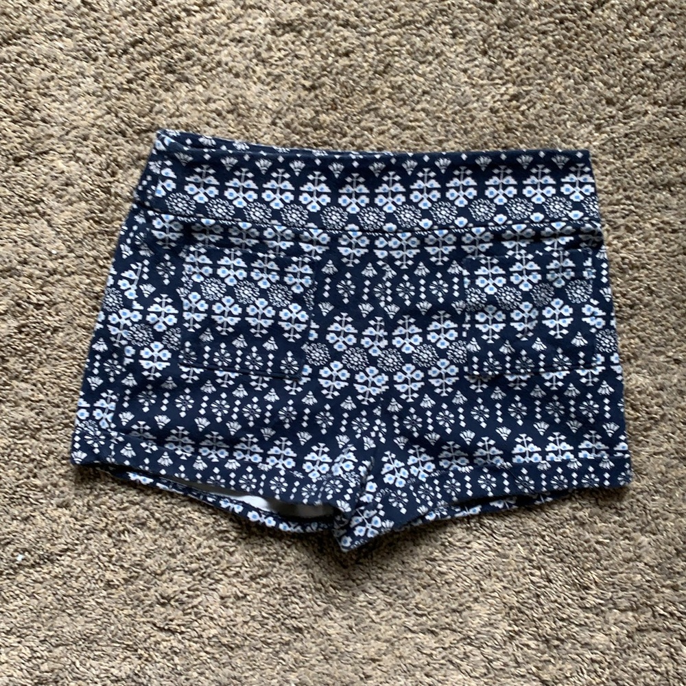 stretchy hollister tribal patterned shorts